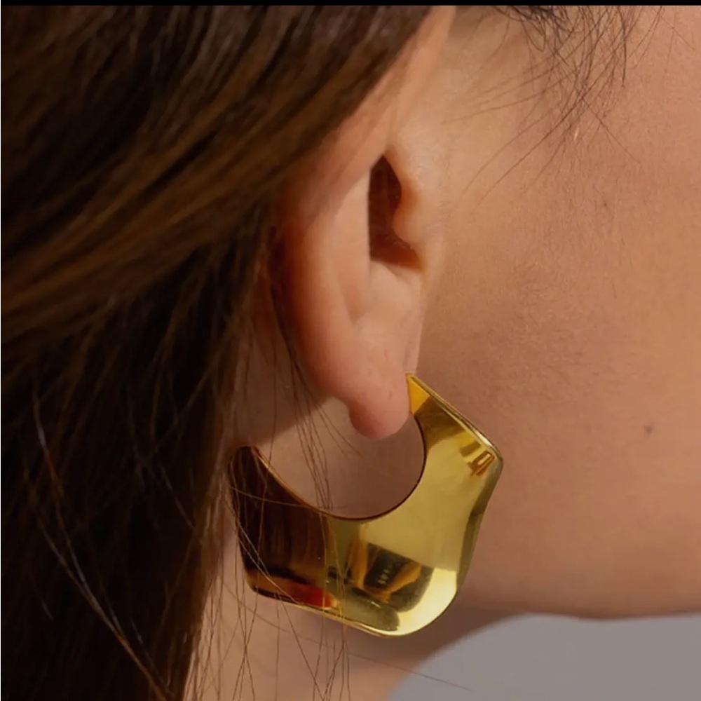Wave Hoop Earring